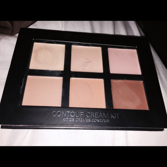 Anastasia Beverly Hills cream Contour kit