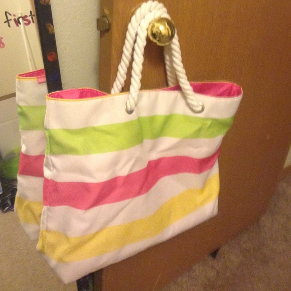 Hand bag