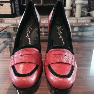 Alice & Olivia Platform Closed Toe Pump