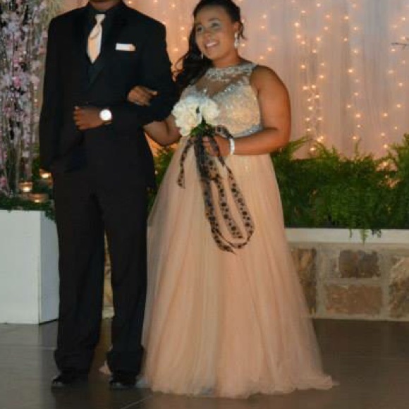 Prom dress - Picture 2 of 3