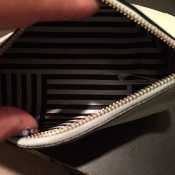 ♠Kate Spade “Saturday” Prism Leather Coin Purse♠ - Picture 4 of 4