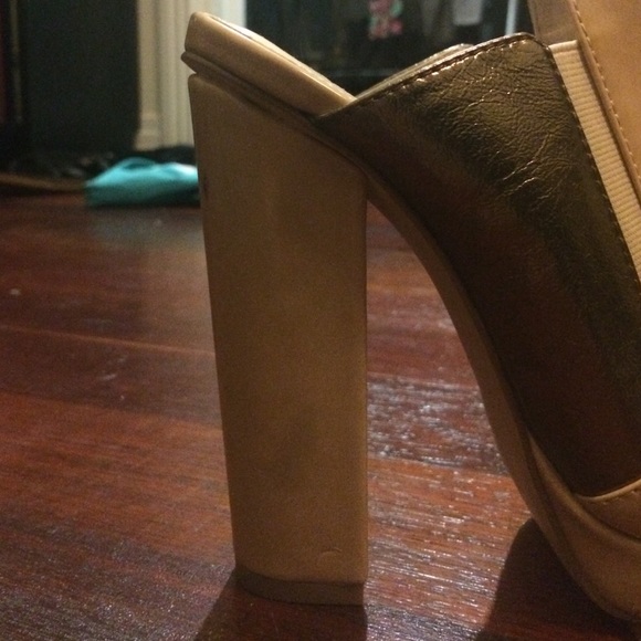 Chunky Tan Heel - Picture 3 of 4