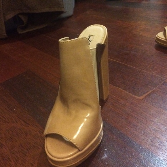 Chunky Tan Heel - Picture 4 of 4