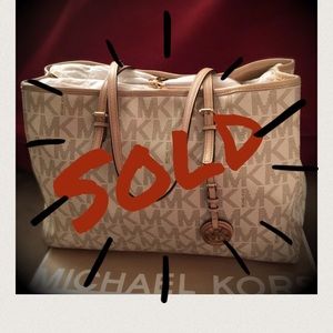 Michael Kors Jet Set Tote 🚫SOLD🚫