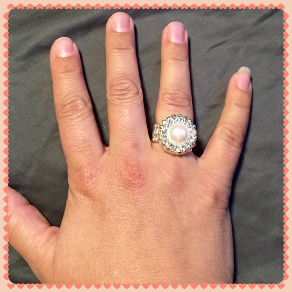 Pearl stretch ring!