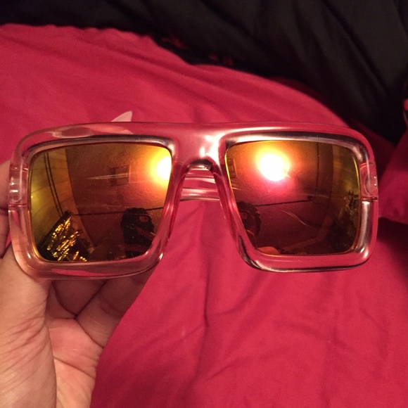 MIRROR SUNGLASSES