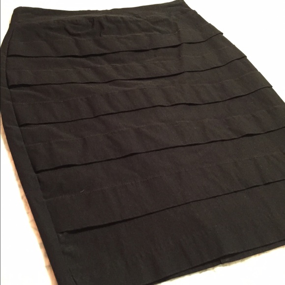 Fitted Black Skirt - Picture 3 of 3