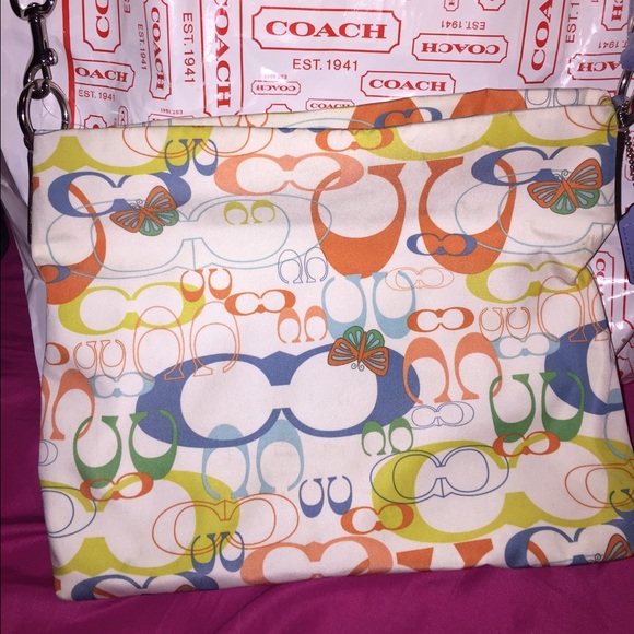 AUTHENTIC COACH SHOULDER BAG