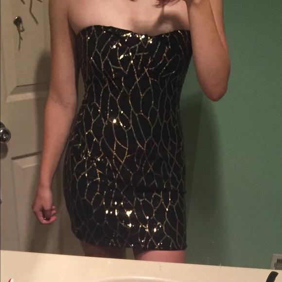 Little black dress 😻 - Picture 4 of 4