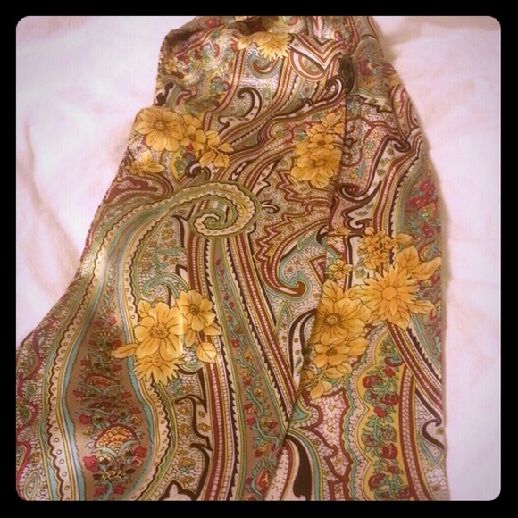 Printed silk scarf with bold lines, flower motifs