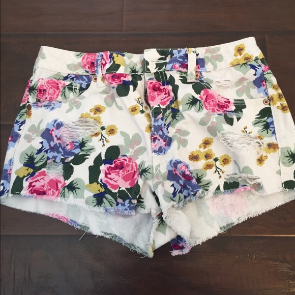 floral shorts