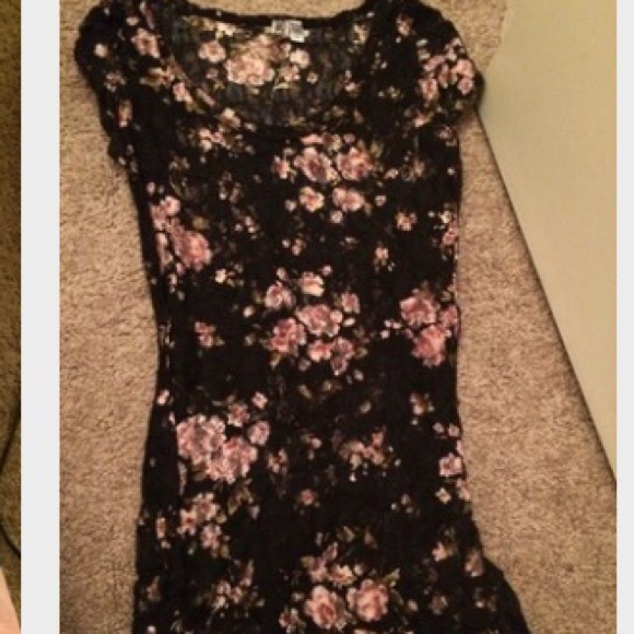 📍SOLD📍Black floral