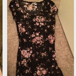 📍SOLD📍Black floral