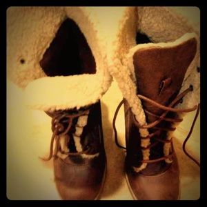 Brown leather w Faux Sheep Wool Lace-up Booties