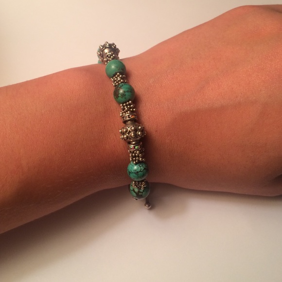 Perfect condition bracelet - Picture 2 of 4