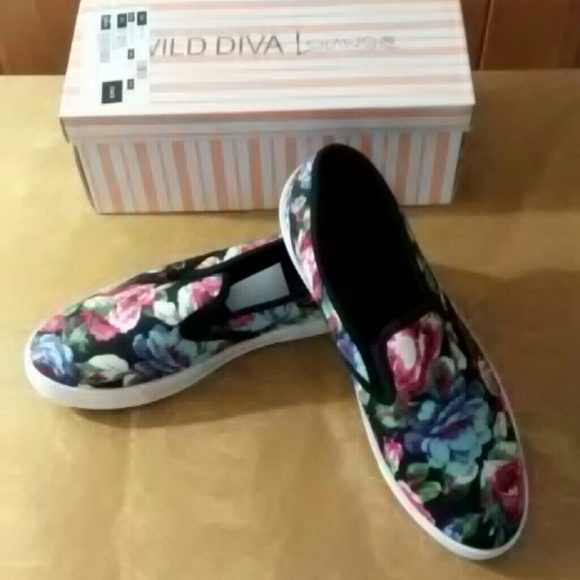 Wild Diva Lounges