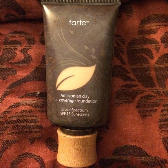 Tarte Amazonian clay foundation