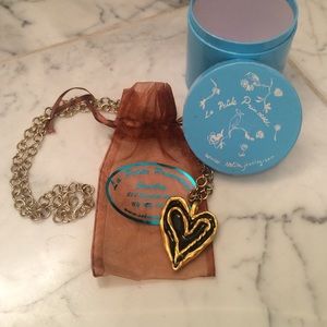 Long black heart pendant