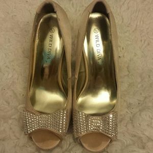 Wild Diva peep toes with accent bowl