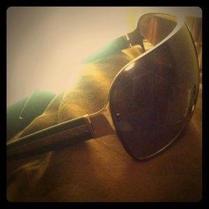 Burberry Sunglasses Bwn/Gold.