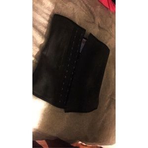Waist trainer