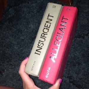 Insurgent and allegiant books. Great condition.