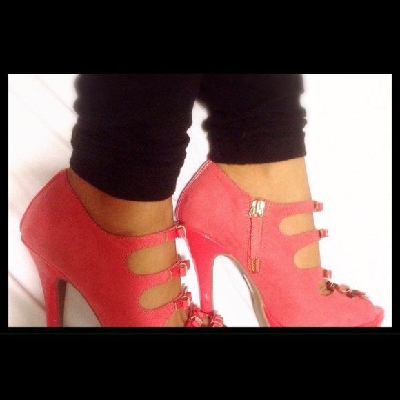 Size 6 orange shoes