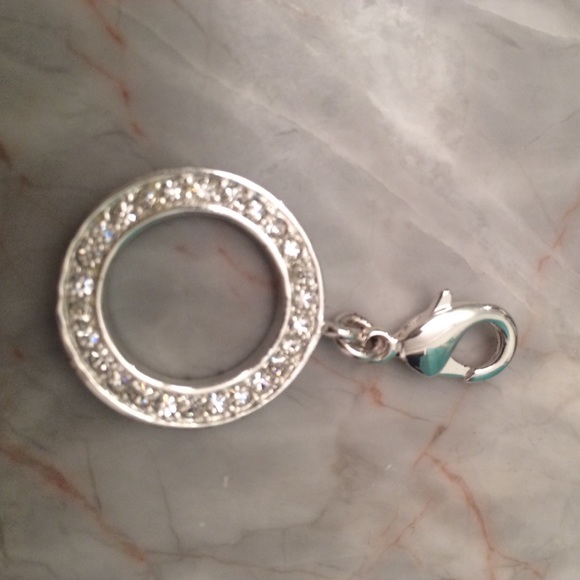 Circle charm - Picture 3 of 3