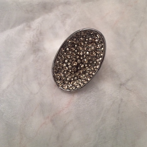 Fashion ring