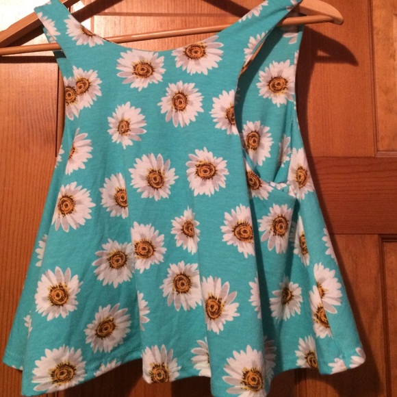 Floral Crop Top - Picture 2 of 2