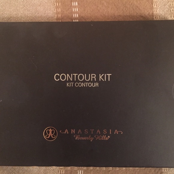 contour kit