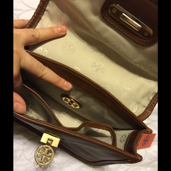 SOLD ON TRADESY 💞🎉 HP 🎉💞 Tory Burch Crossbody - Picture 2 of 4