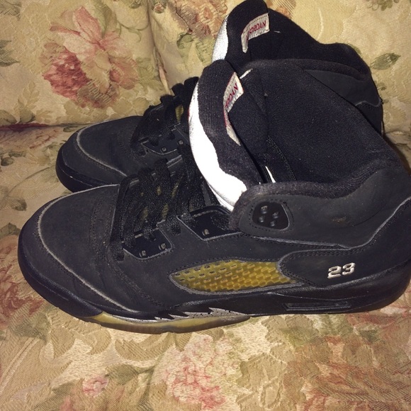 Authentic Retro Jordan V's - Picture 2 of 2