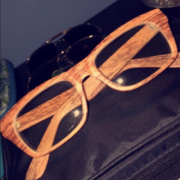Wooden looking glasses (FAKE)