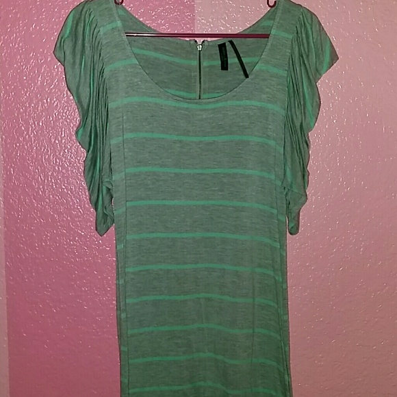 3/4 sleeve striped top