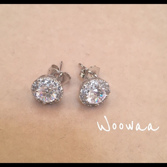 Woowaa Jewelry - 18K white gold filled swarovski crystal