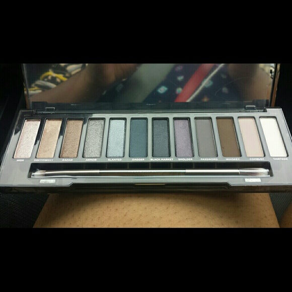 Naked smoky