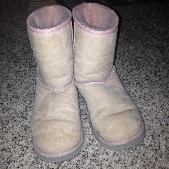 Light pink short ugg boots