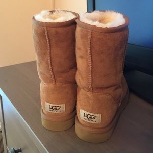 Size 6 UGG boots