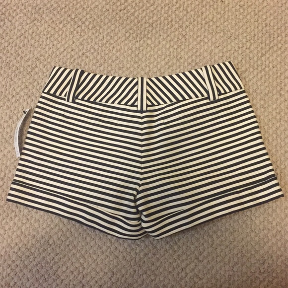 Sold Alice + Olivia Striped shorts - Picture 2 of 4