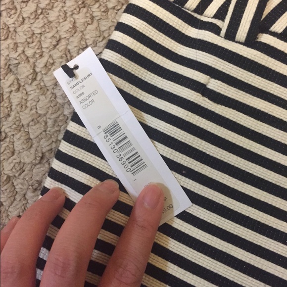 Sold Alice + Olivia Striped shorts - Picture 3 of 4