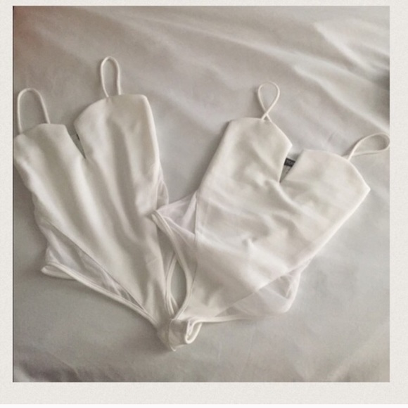 🚫reserved 🚫Medium white bodysuit