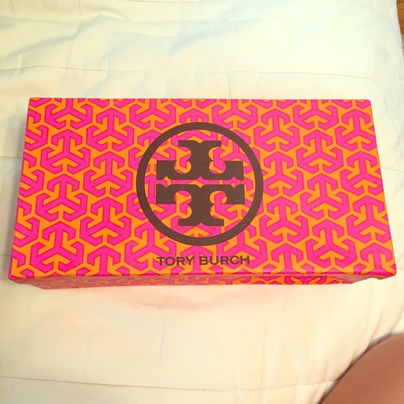 Tory Burch shoe box