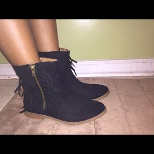 Black fringe boots