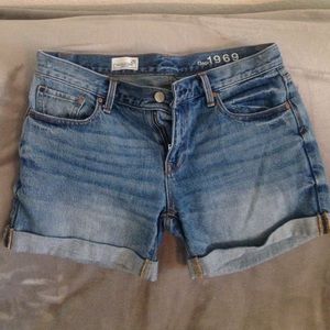 Gap sexy boyfriend denim shorts
