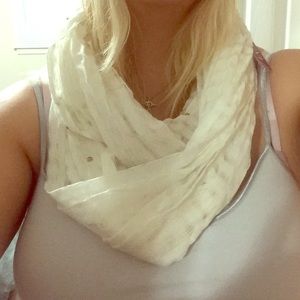 Light infinity scarf NWT! Great for winter &spring