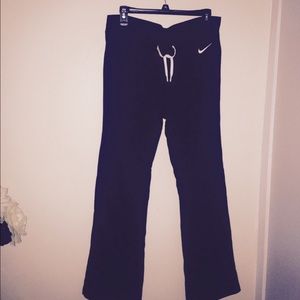 Medium Nike dri fit material sweat pants