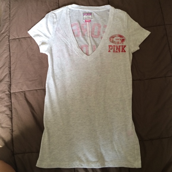 VS Pink UGA v-neck