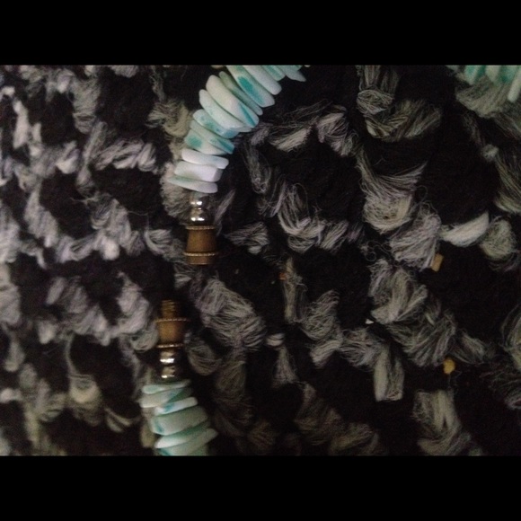 Turquoise and White Necklace - Picture 2 of 2