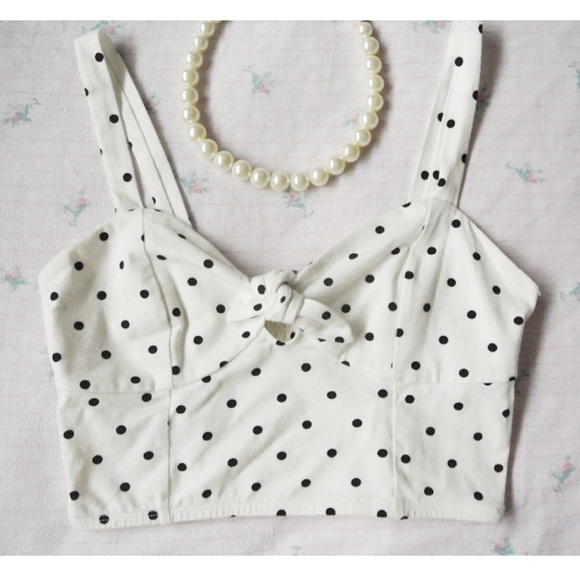 Forever 21 Tops - Forever 21 polka dot crop top
